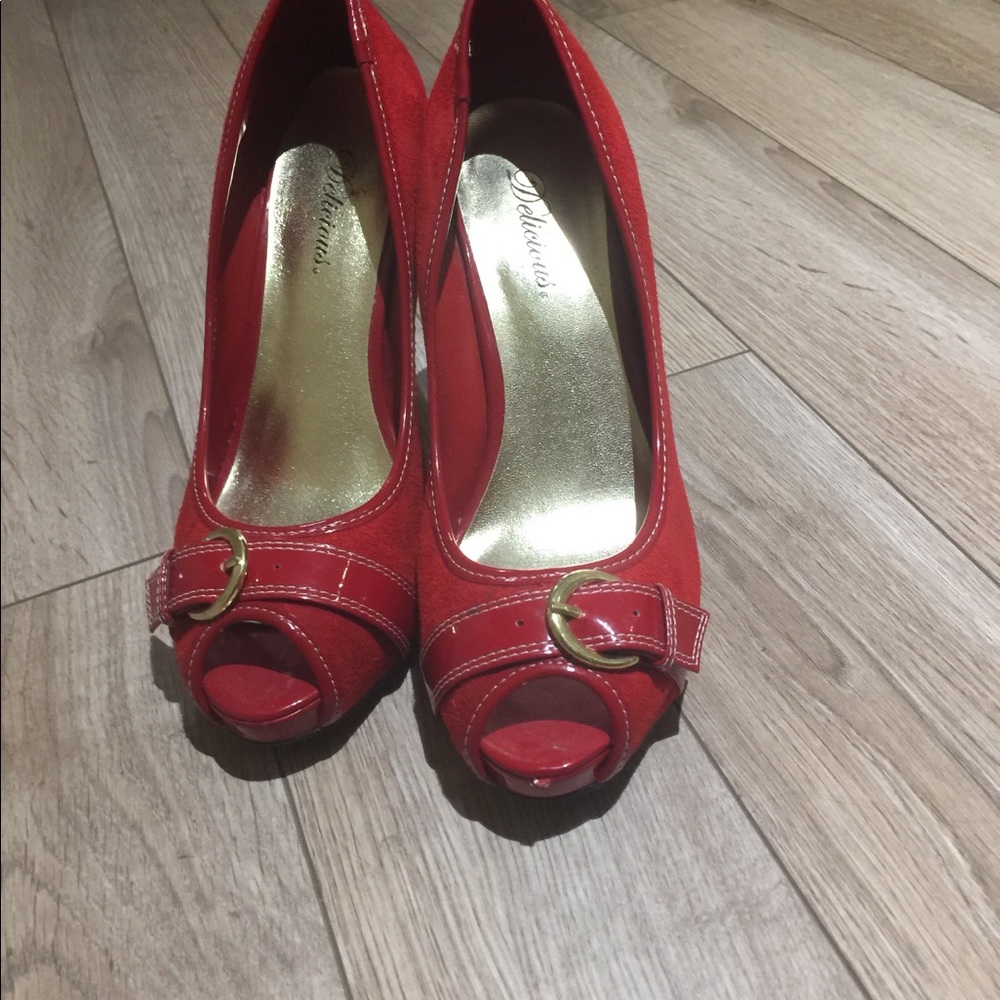 Shoes size 9 - Picture 3 of 8